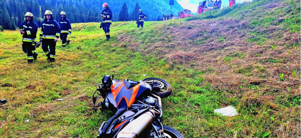 Perde il controllo della moto e la corsa finisce nel prato davanti agli amici, un 38enne portato in ospedale